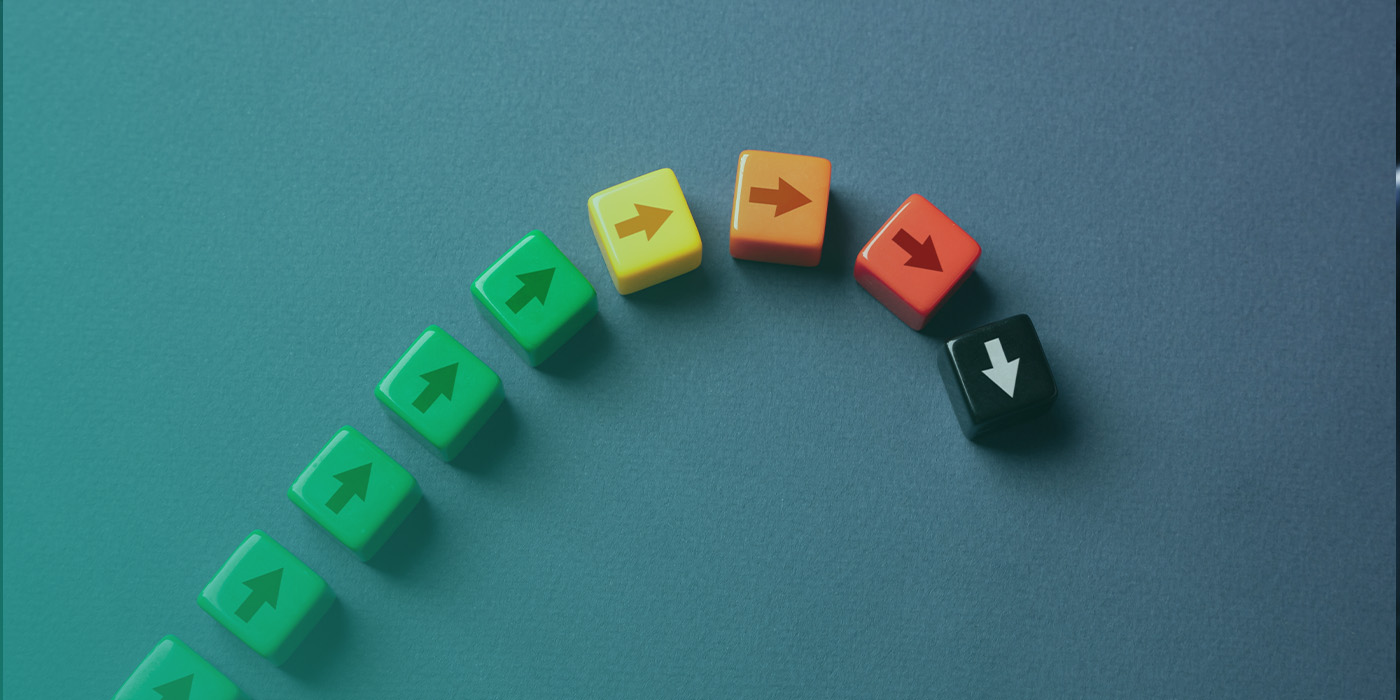 Coloured arrow blocks moving from green to red to black, representing how failures in MOP DC DA AMR Contracts can disrupt energy data accuracy and performance.